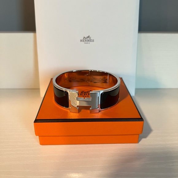 Hermes Women’s Clic Clac H Bracelet in Black Sz GM - Picture 1 of 6